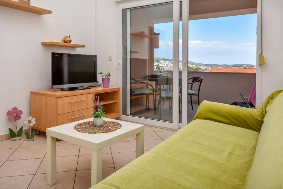 TV and multimedia, View (from property/room), Balcony/Terrace, Living room, Seating area, Dining area