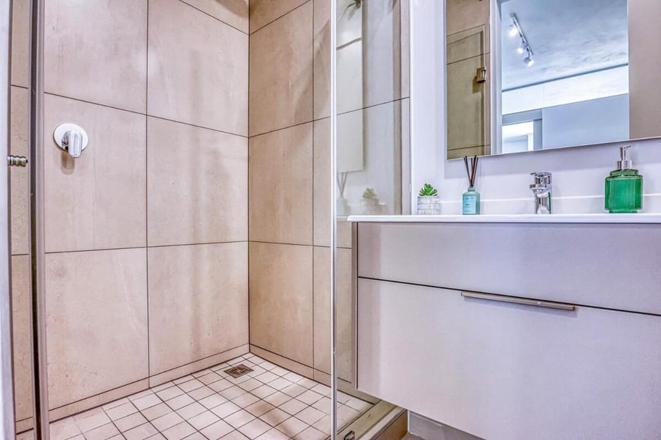 Comfy Unit at One Rosebank Apartment in Johannesburg
