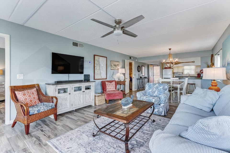 Ground floor Beachfront Corner Unit a few Steps from the Beach House in Fernandina Beach