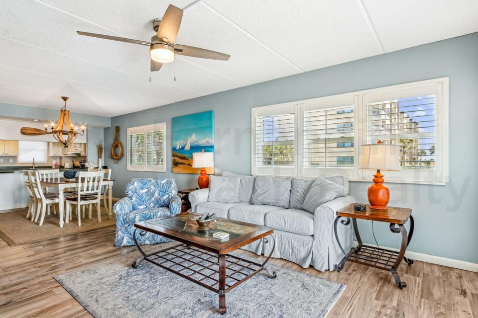 Ground floor Beachfront Corner Unit a few Steps from the Beach House in Fernandina Beach