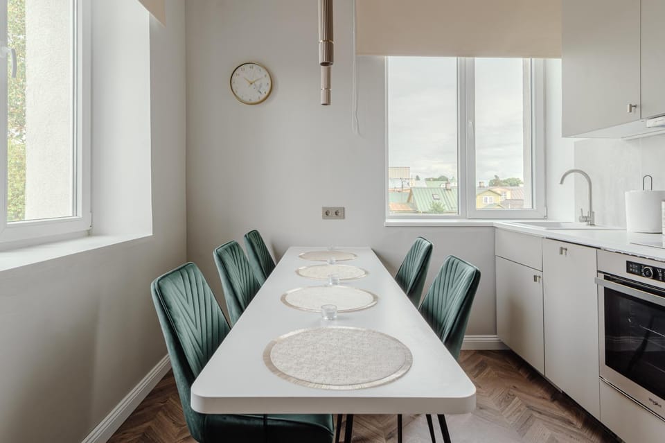 Dining area, kitchen