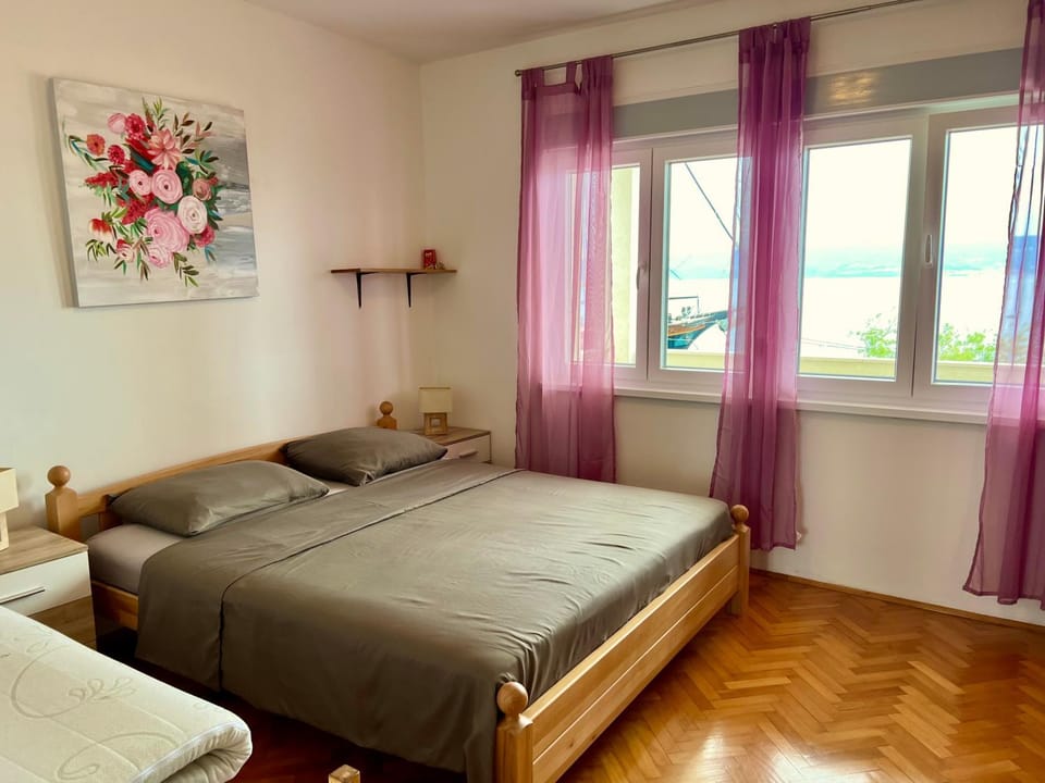 Bed, Photo of the whole room, Bedroom, Sea view, Seasons, Sunrise, Sunset, wardrobe
