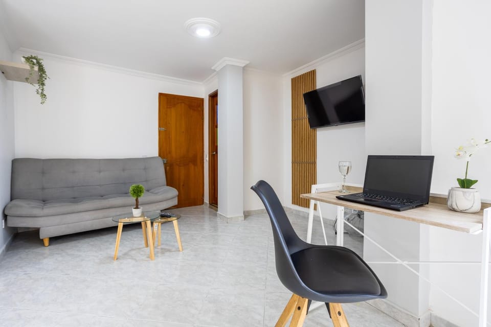 Parque de Envigado a 350 mts, 2bd, 500mb internet Apartment in Envigado