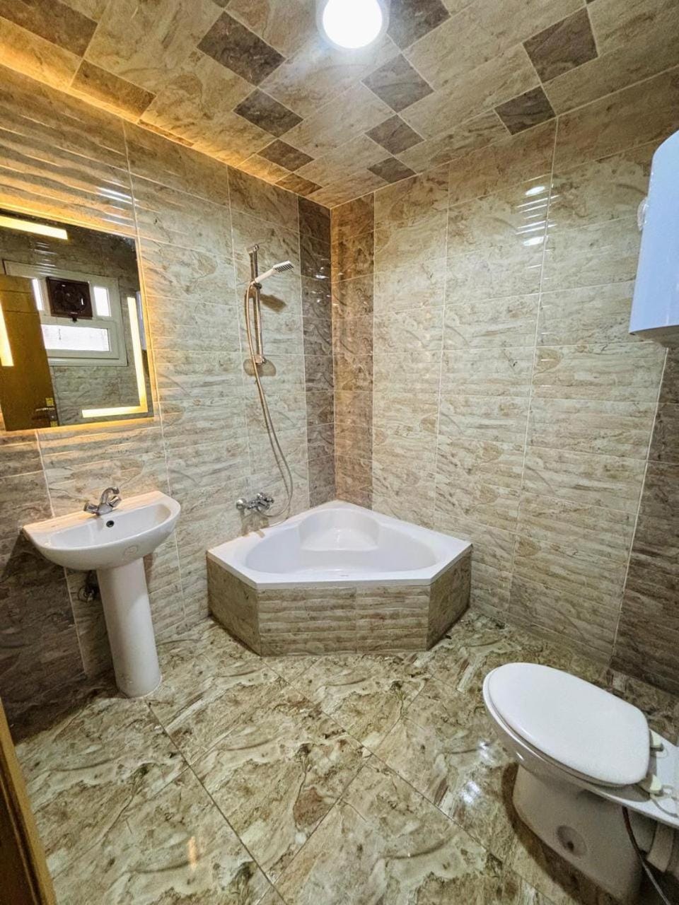 المهندسين البطل عبدالعزيز Apartment in Egypt