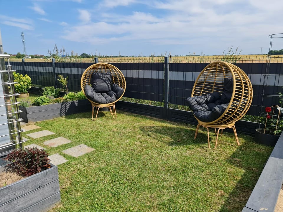 Garden, Seating area
