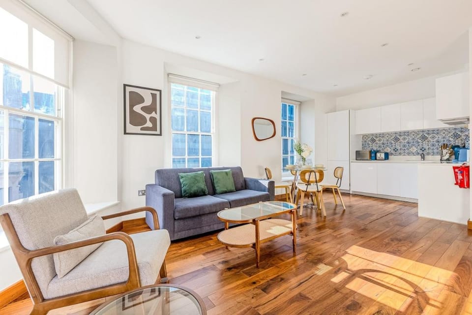 Holborn Modern Flat Apartment in London Borough of Islington