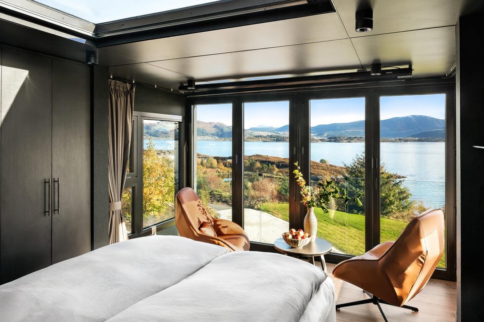 Bed, View (from property/room), Living room, Seating area, Bedroom, Mountain view, Sea view