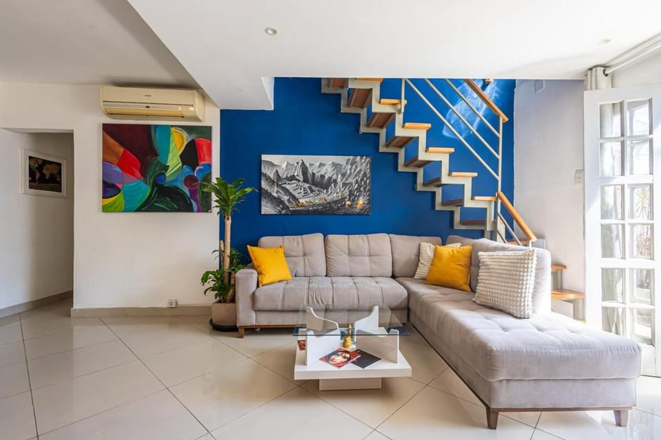 Penthouse Retreat with Jacuzzi and BBQ in the Heart of Copacabana Apartment in Rio de Janeiro