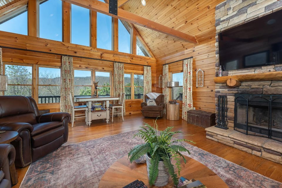 Bearfoot Lodge House in North Carolina