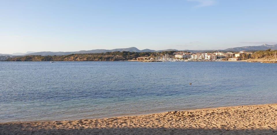 Appartement calme au Brusc Apartment in Six-Fours-les-Plages