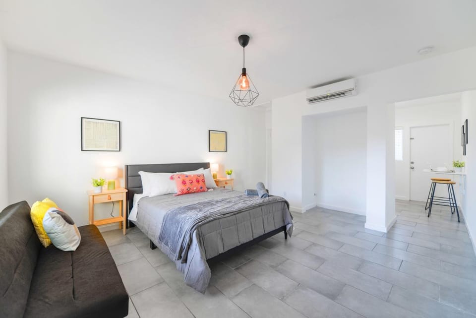 Bed, Living room, Seating area