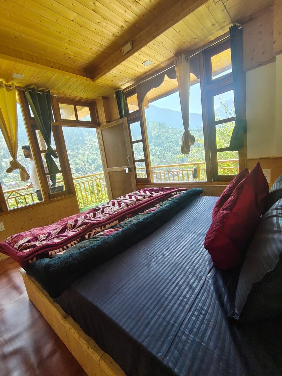 The Midhimalayan Jibhi Vacation rental in Himachal Pradesh