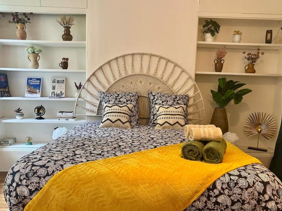 Bed, Bedroom