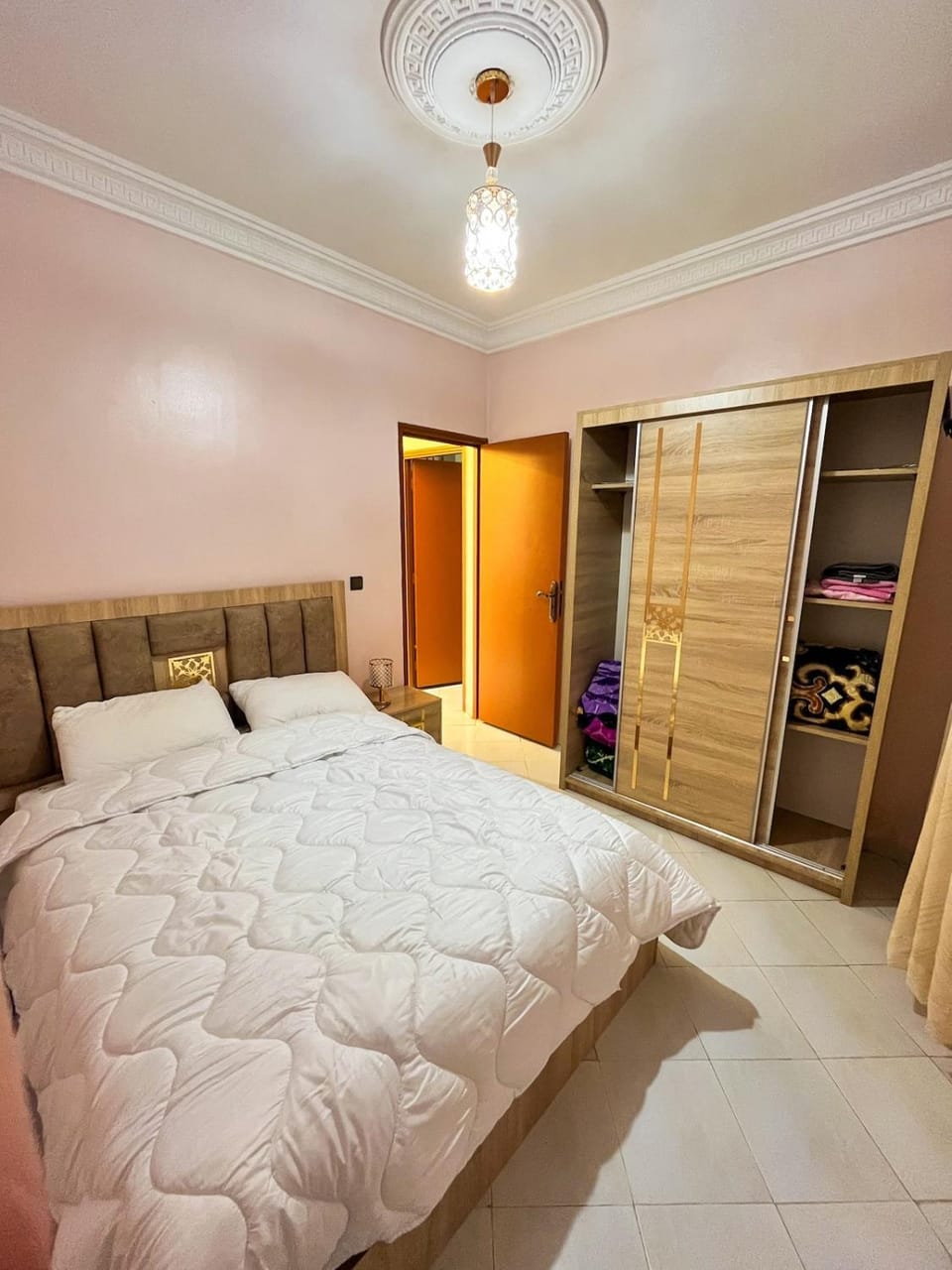 Bed, Photo of the whole room, Bedroom, heating, wardrobe