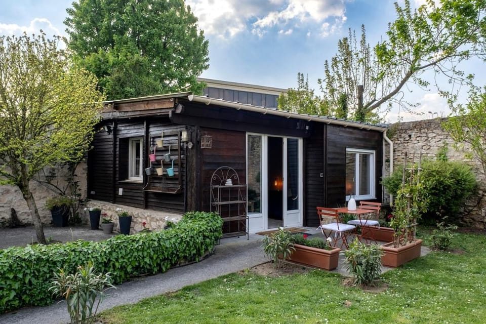 Studio indépendant avec terrasse Apartment in Île-de-France