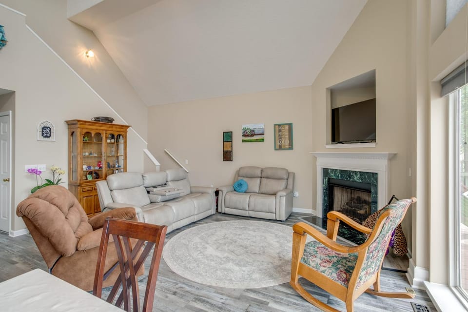 Deck & Views: Lake Murray Escape in Chapin! House in Leesville