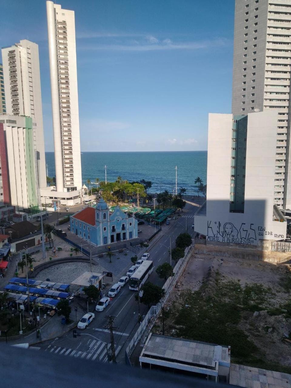 Lindo Flat Boa Viagem 50m do Mar Apartment in Recife