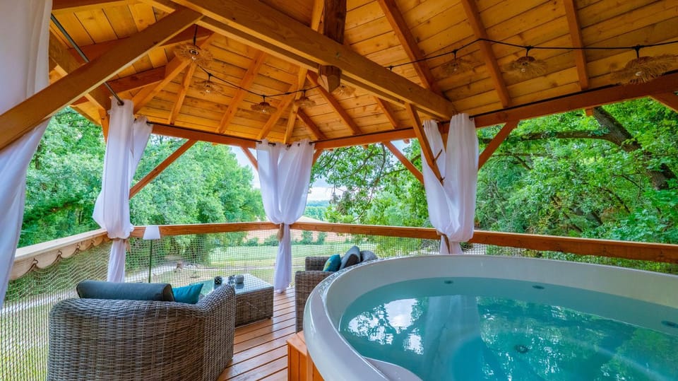 Patio, Natural landscape, Hot Tub, Garden view