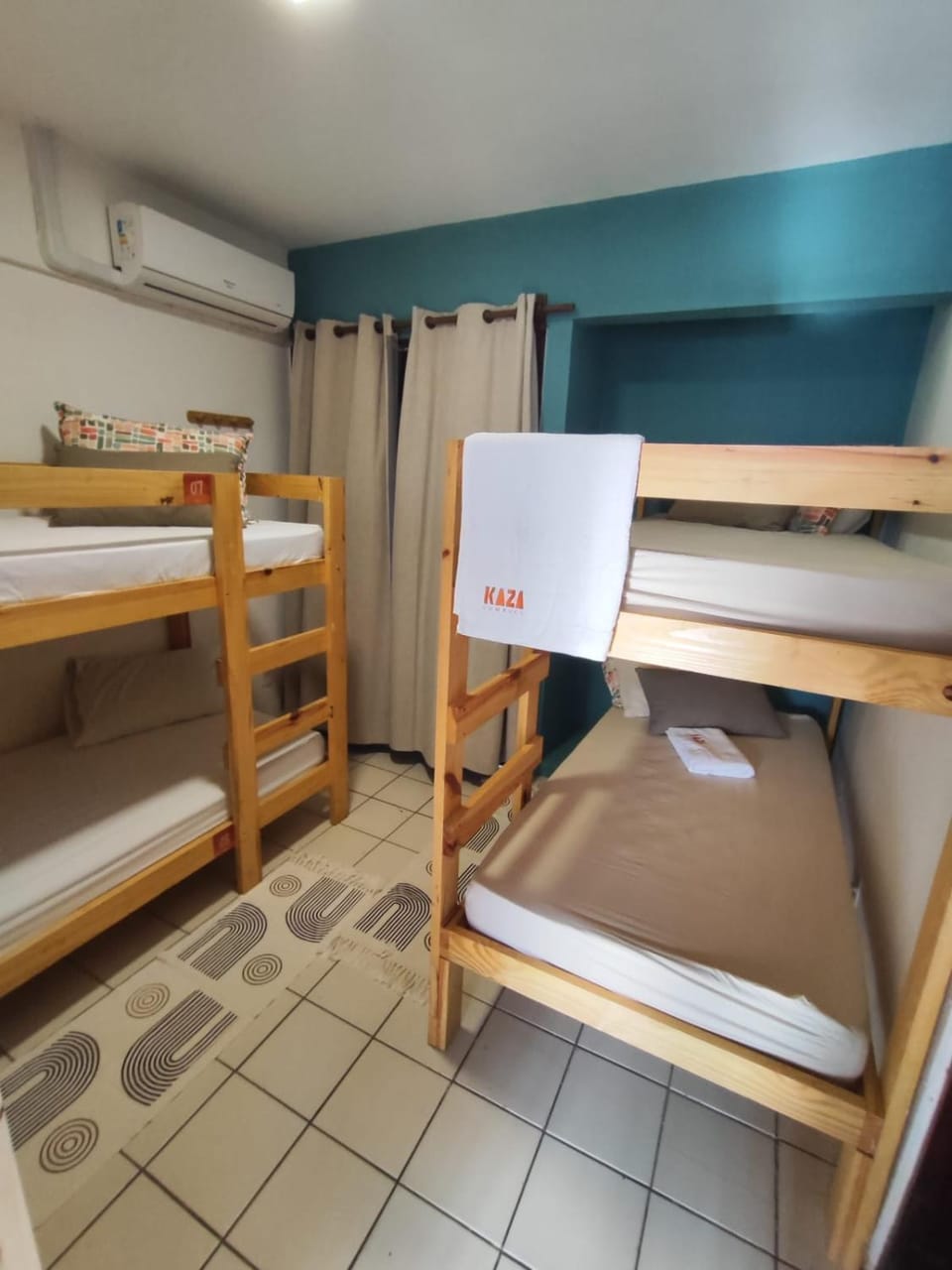 bunk bed, air conditioner