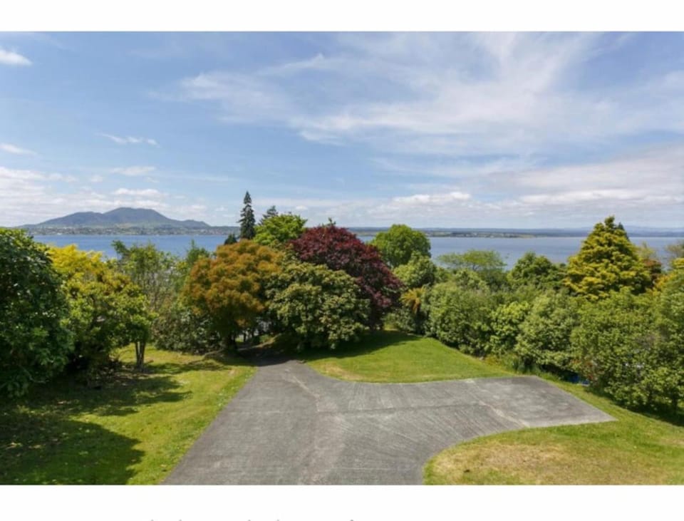Natural landscape, Lake view, Mountain view, Parking