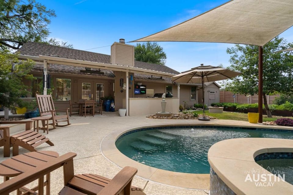 Patio, Day, Natural landscape, Garden, Garden view, Pool view, Swimming pool, sunbed