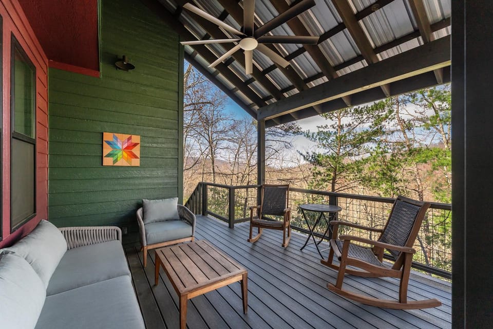 Little Bow Cottage House in Black Mountain