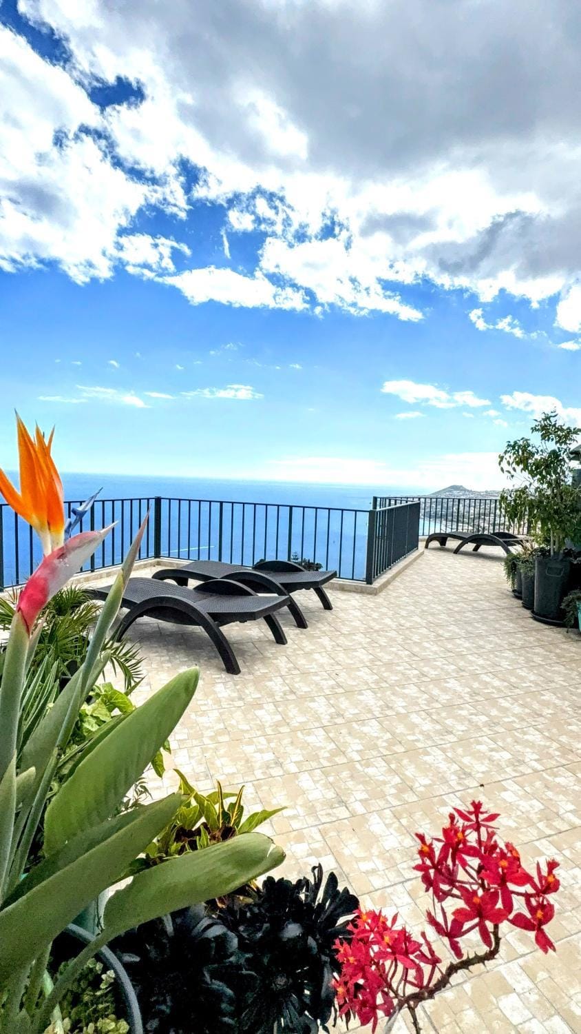 Balcony/Terrace, Garden view, Sea view, sunbed