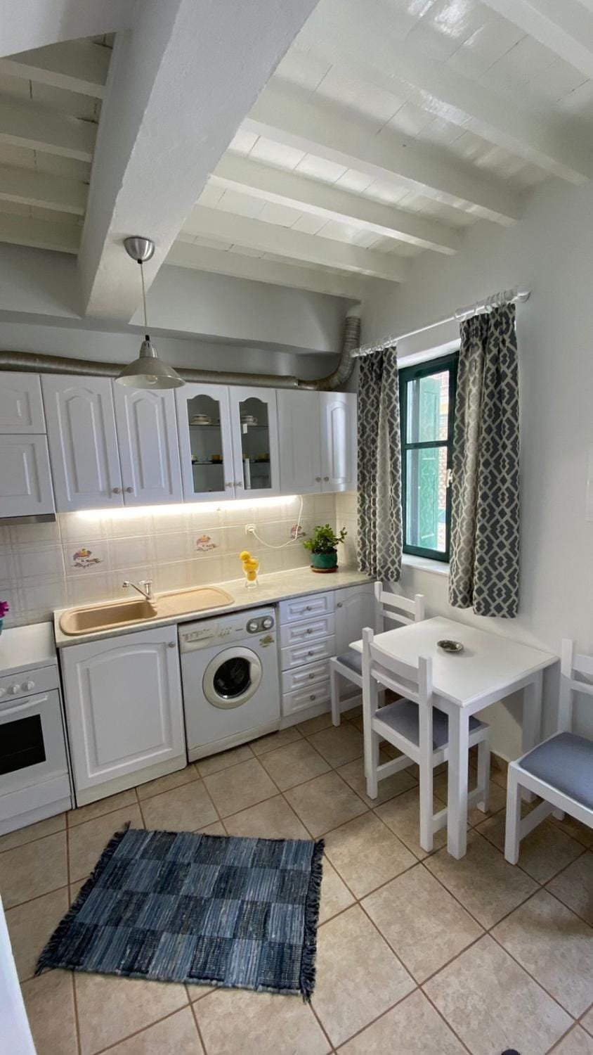 White House House in İzmir Province