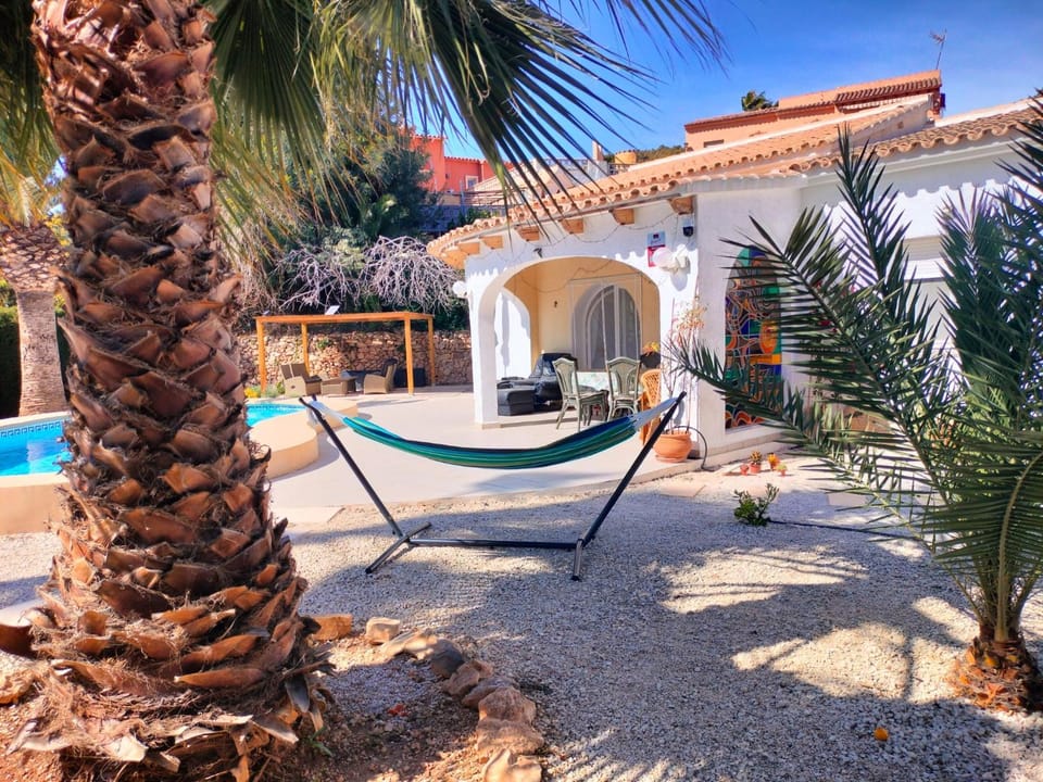 Garden view, Swimming pool, sunbed