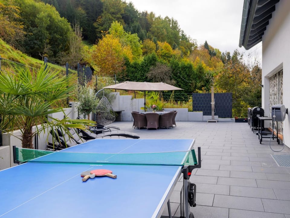 Waldklang Panorama - eingezäunt - Außen-Sauna - T-Fußball - Billard - Hunde willkommen House in Baden-Württemberg