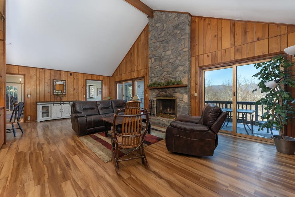 Ivy Cottage House in Black Mountain