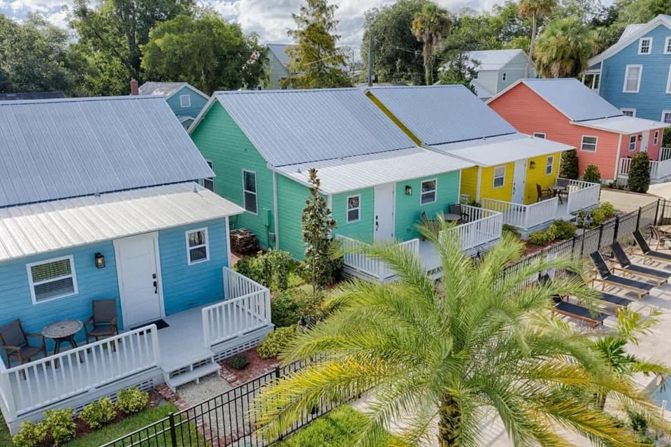 Quaint Cottage with Private Pool-Walk to Everything House in Saint Augustine