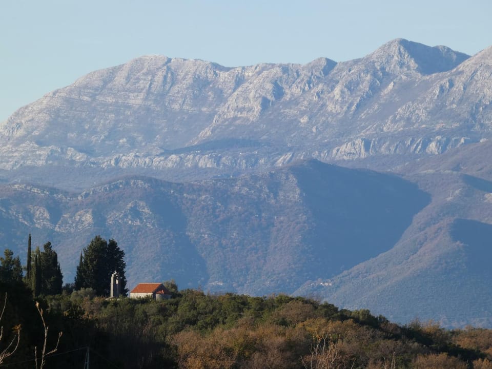 Nearby landmark, Day, Natural landscape, Mountain view