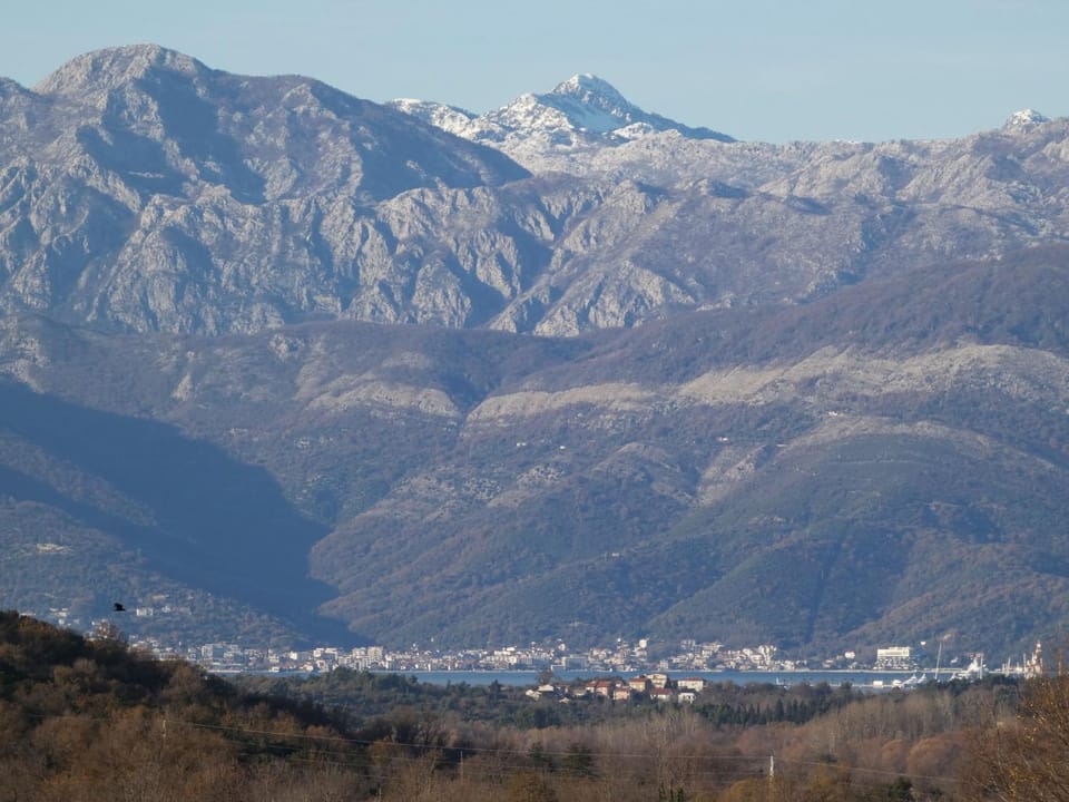 Nearby landmark, Day, Natural landscape, Mountain view
