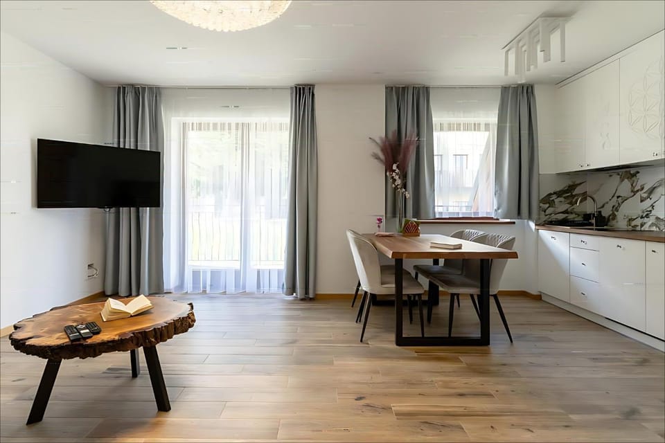 TV and multimedia, Dining area