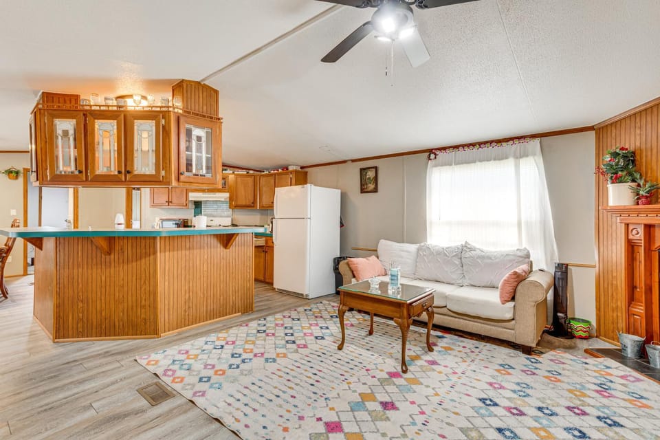 13 Mi to OKC: Edmond Home w/ Playground Access! House in Edmond