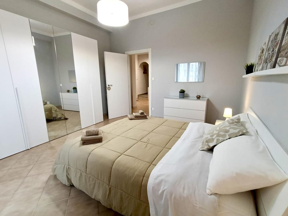 Bed, Photo of the whole room, Bedroom, towels, wardrobe