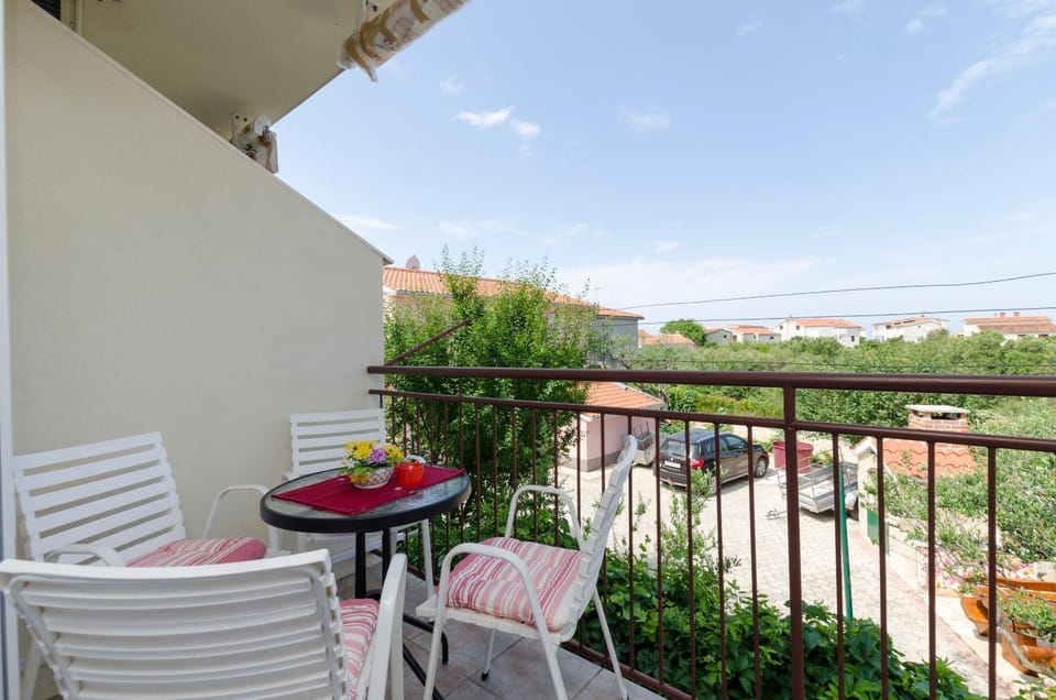 Day, View (from property/room), Balcony/Terrace, Seating area, Dining area