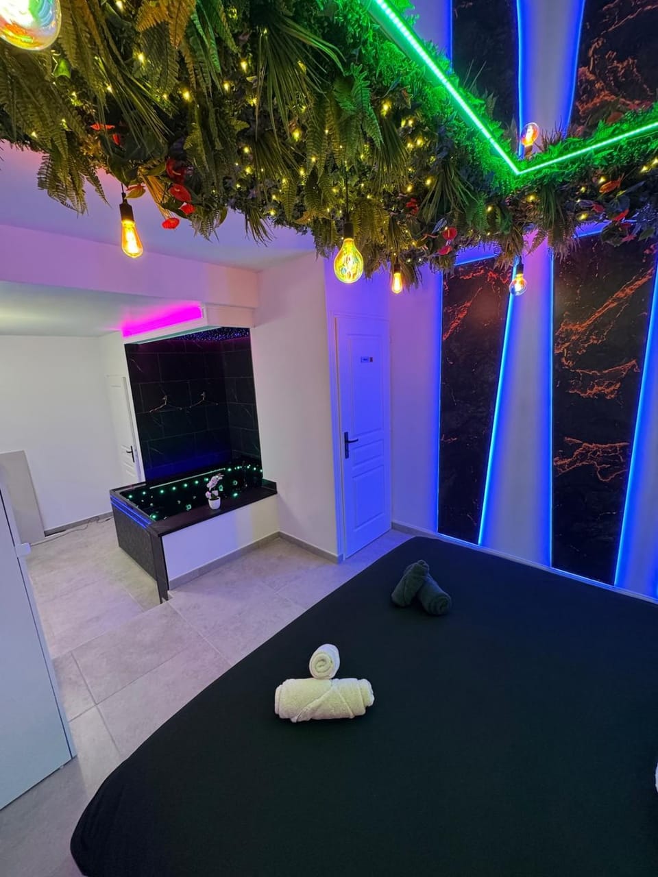 - Aux Bulles 2 - Suite & SPA - By Skyline Résidence Apartment in Limoges