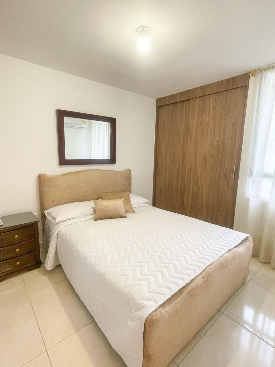 Photo of the whole room, Bedroom