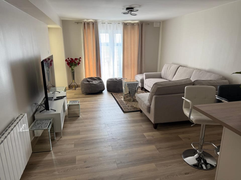 Communal lounge/ TV room, Living room