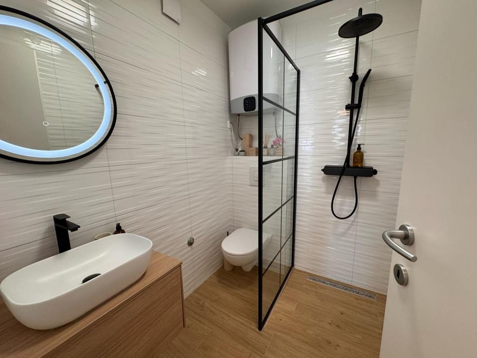 Shower, Toilet, Bathroom