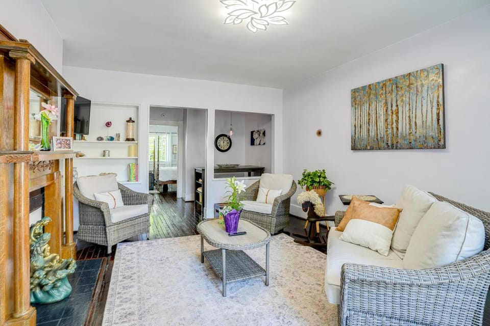 'Swimming Under the Stars' Lynchburg Apt w/ Pool! House in Lynchburg