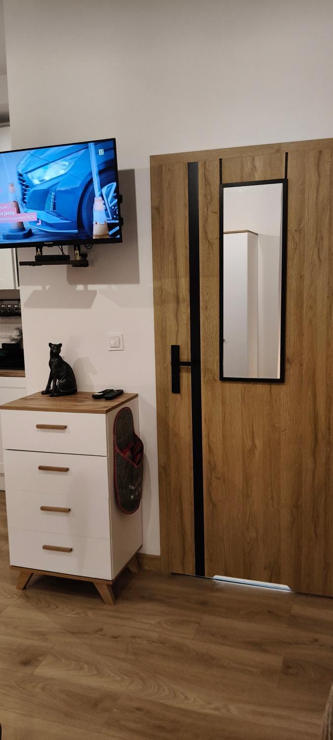 TV and multimedia, TV and multimedia, Bedroom