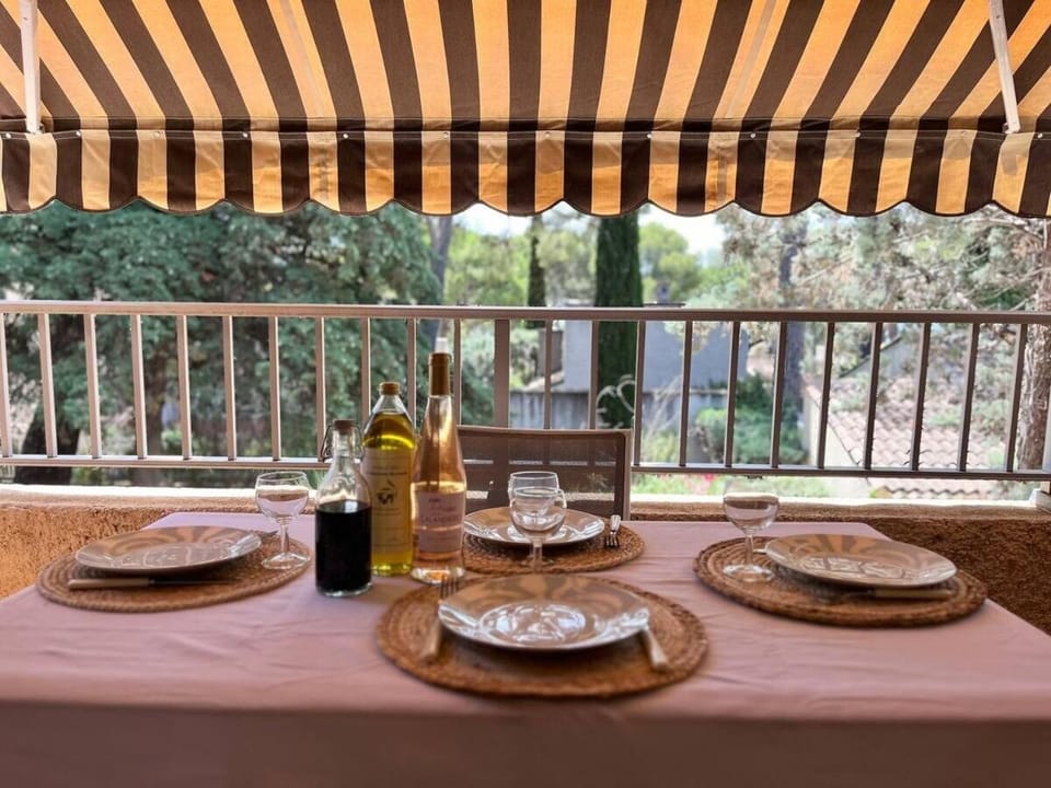 Patio, Day, View (from property/room), Balcony/Terrace, Dining area