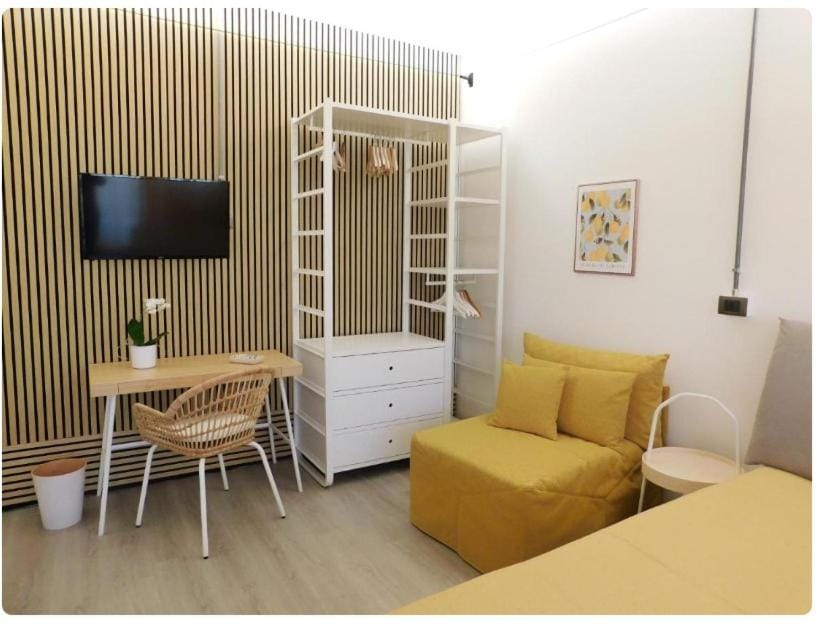 Seating area, Bedroom