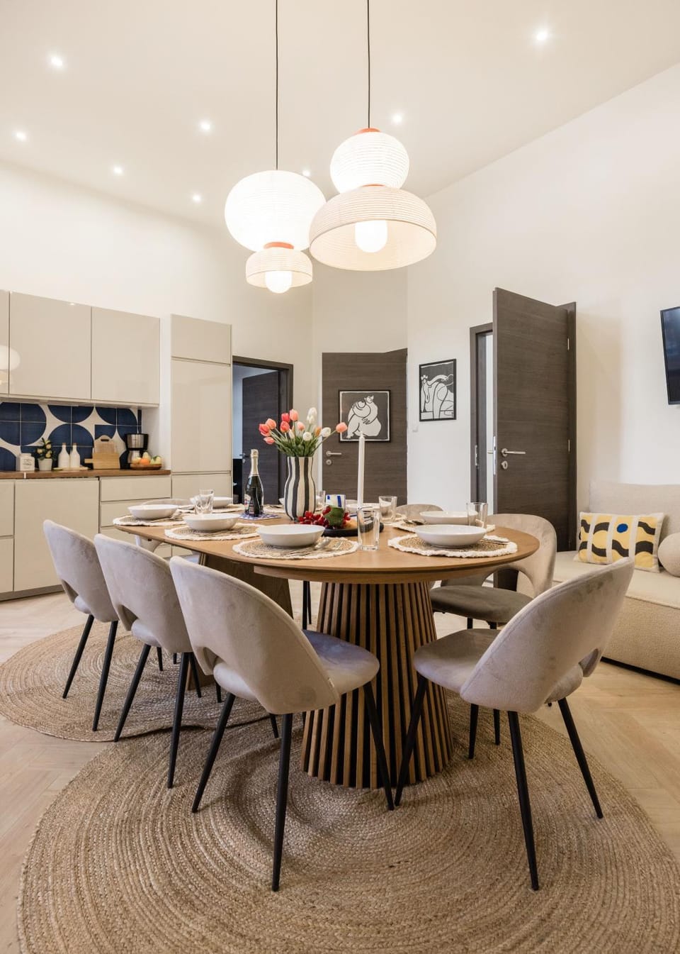 Spacious 5BR by Opera, Liszt Ferenc & City Centre Apartment in Budapest