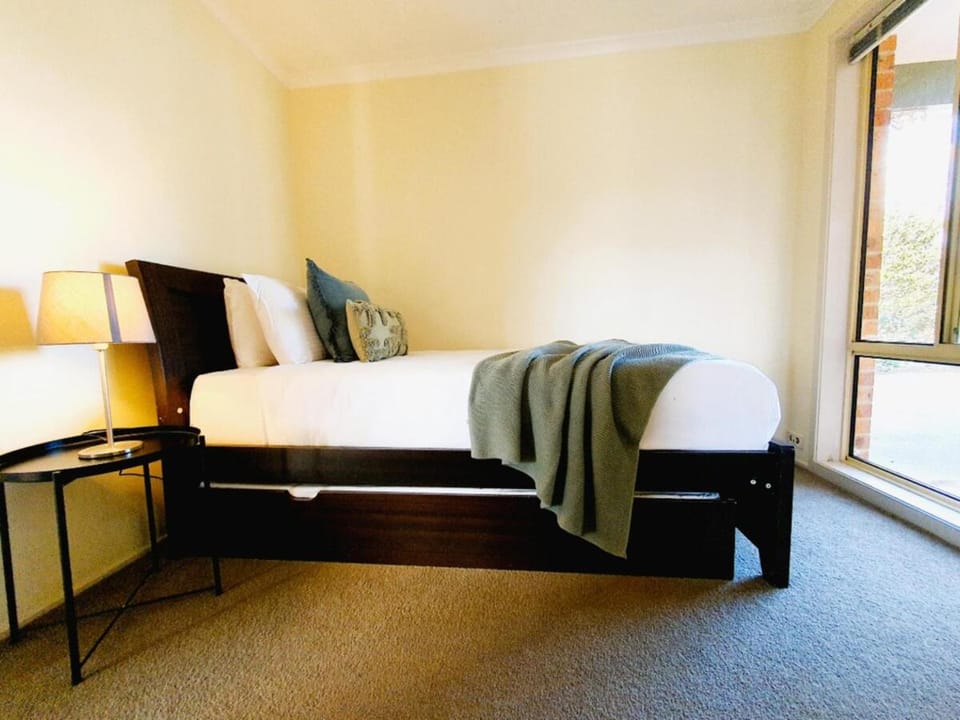 Alpine Vista Large Family Holiday Home House in Berridale