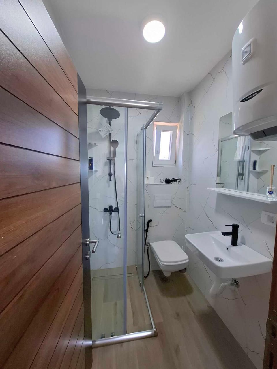 Shower, Bathroom, towels