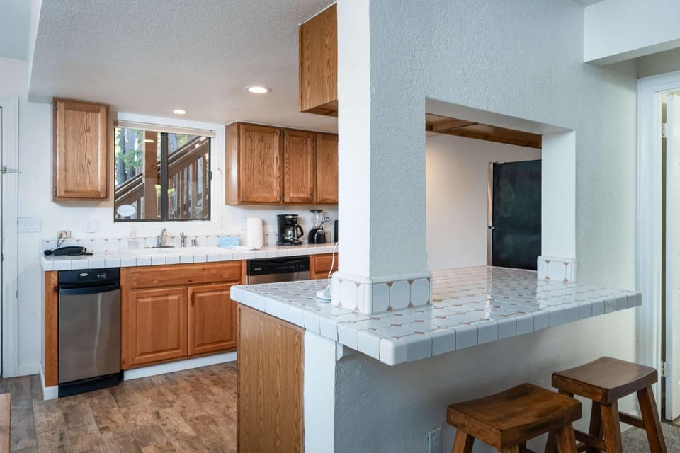 Yosemite Quail - Nestled in with a View House in Tuolumne County